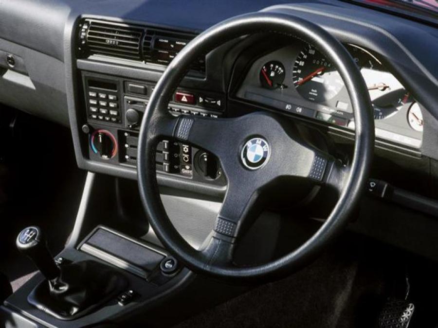  BMW 333i 1985 года  (фото 3 из 6)